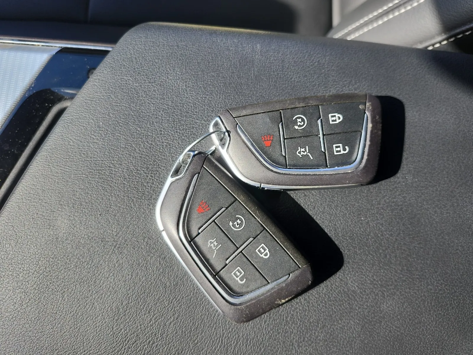 Keys/Fobs/Manual Photo