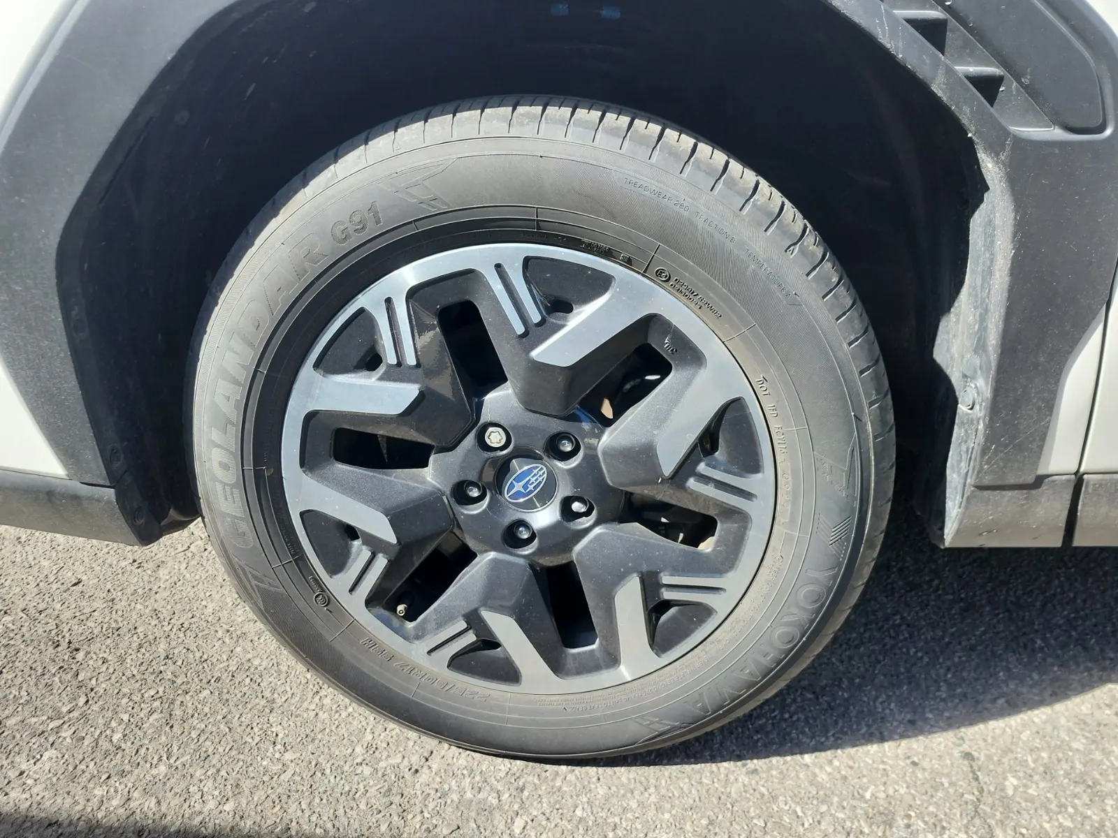 Front driver wheel/tire photo