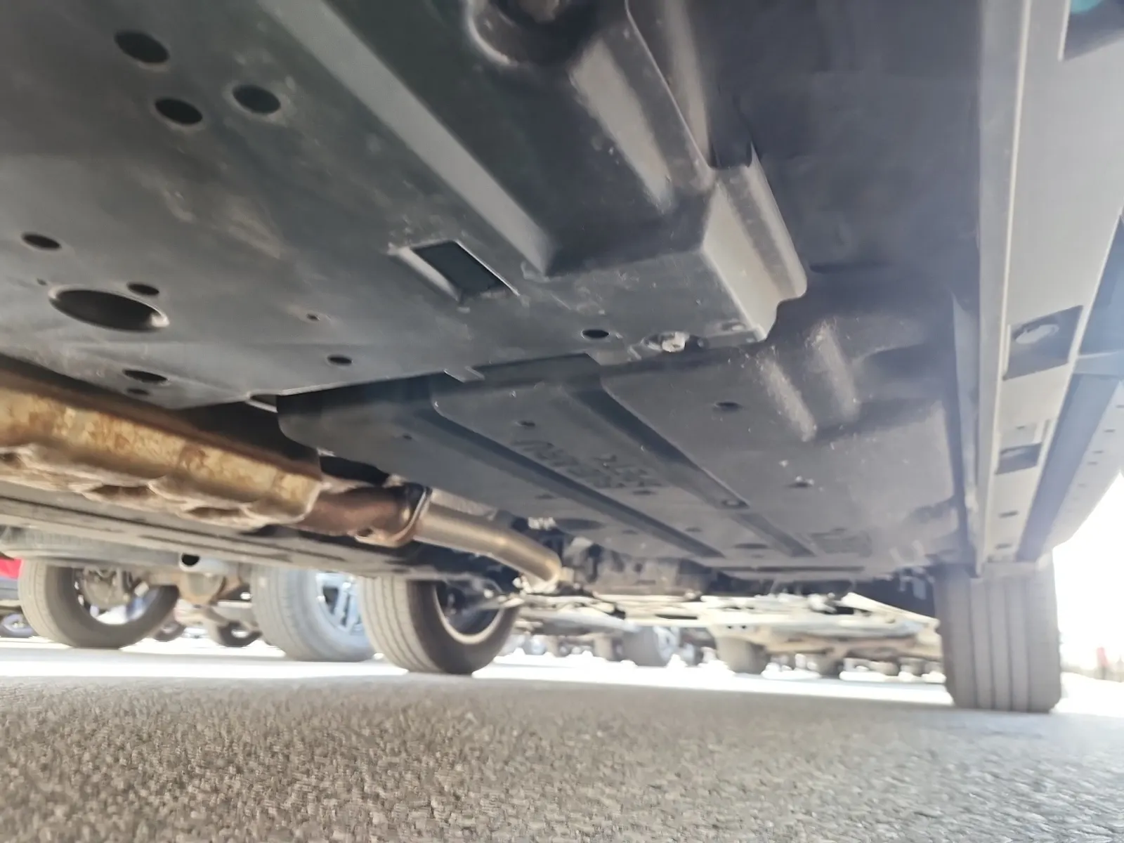 Undercarriage - Passenger Photo