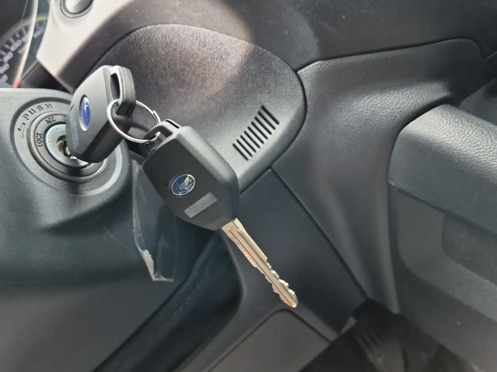 Keys/Fobs/Manual Photo