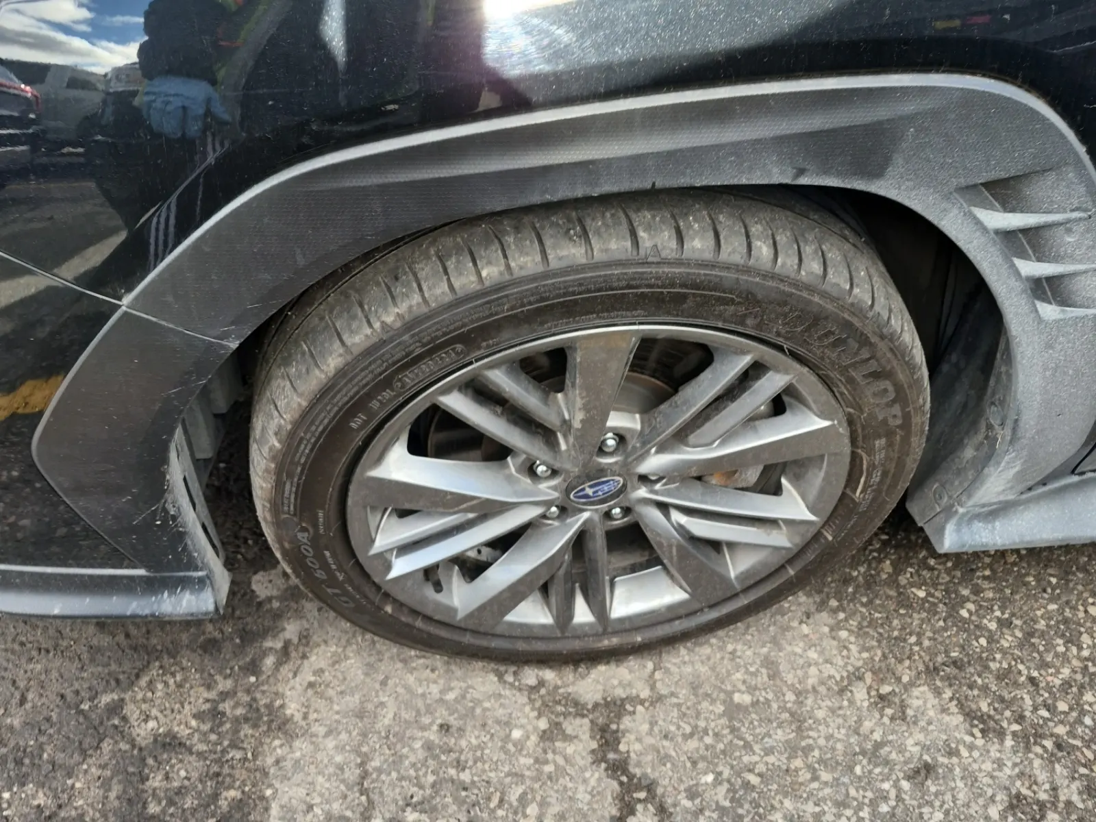 Front driver wheel/tire photo