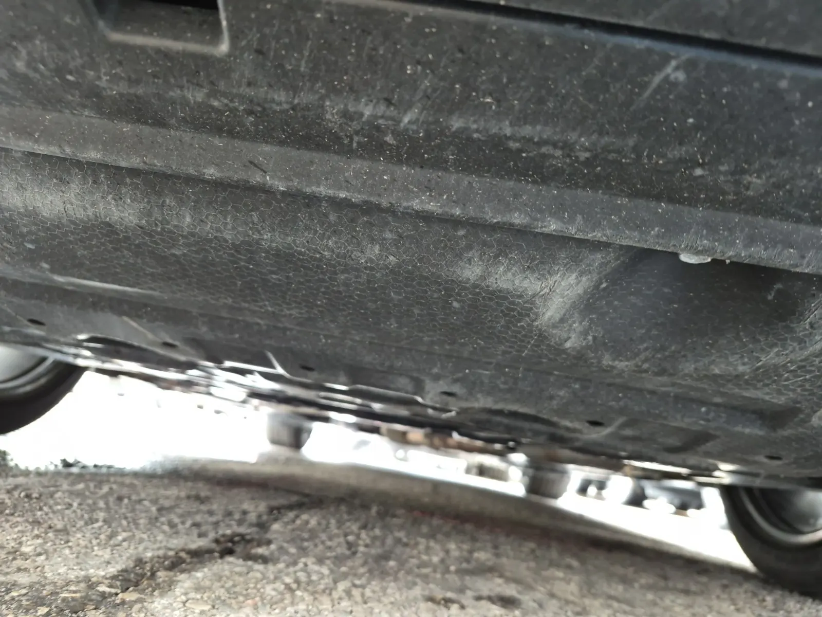 Undercarriage - Front Photo