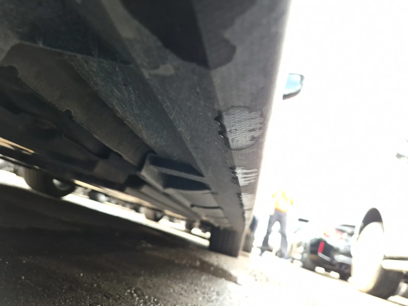 Undercarriage - Passenger Photo