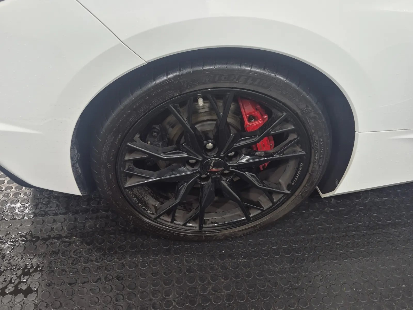 Right Rear Wheel/Tire Photo