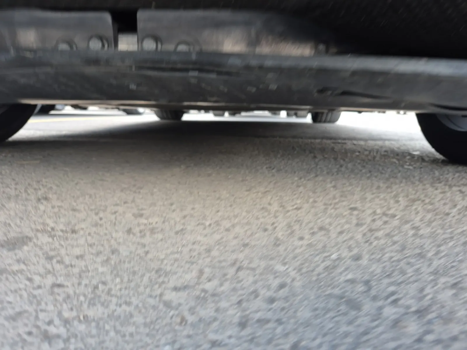 Undercarriage - Rear Photo