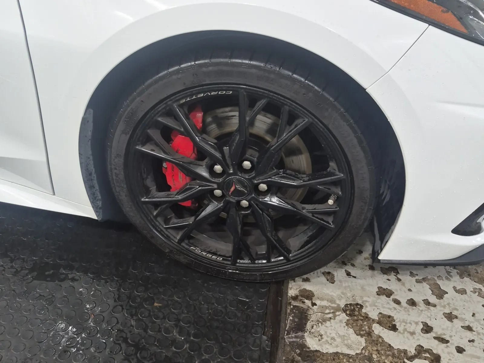 Right Front Wheel/Tire Photo