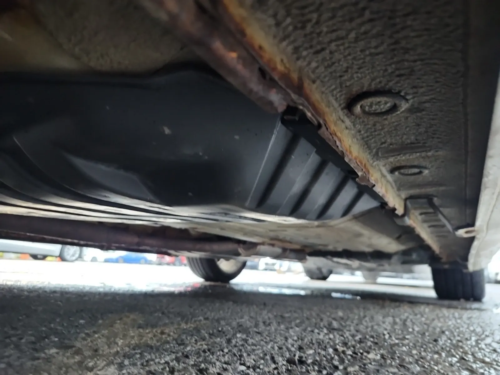 Undercarriage - Driver Photo