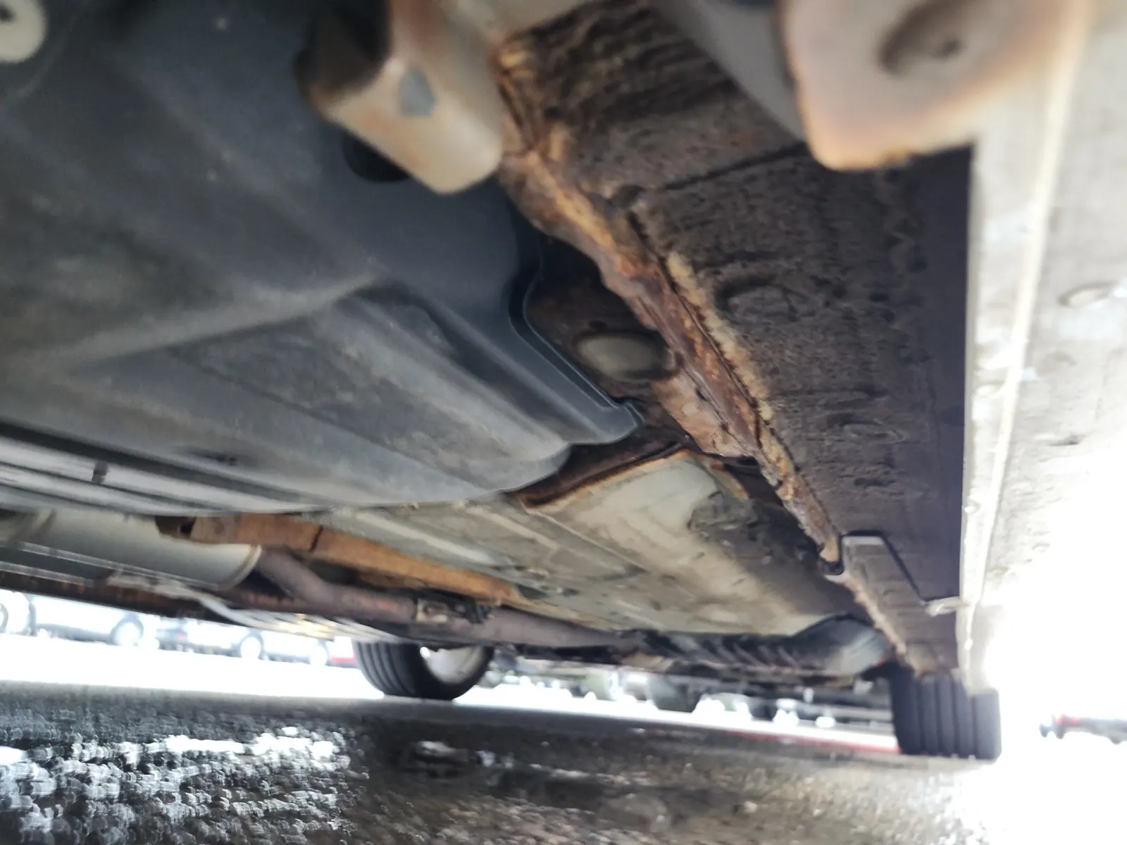 Undercarriage - Passenger Photo