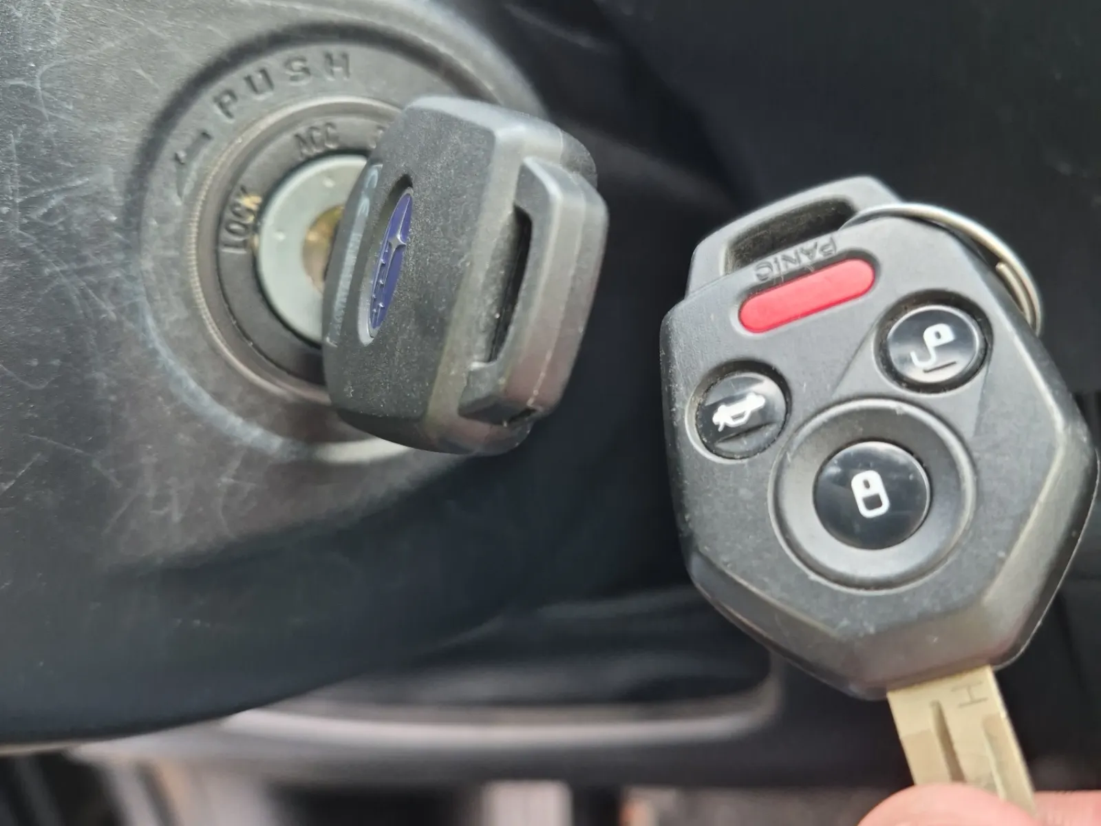 Keys/Fobs/Manual Photo