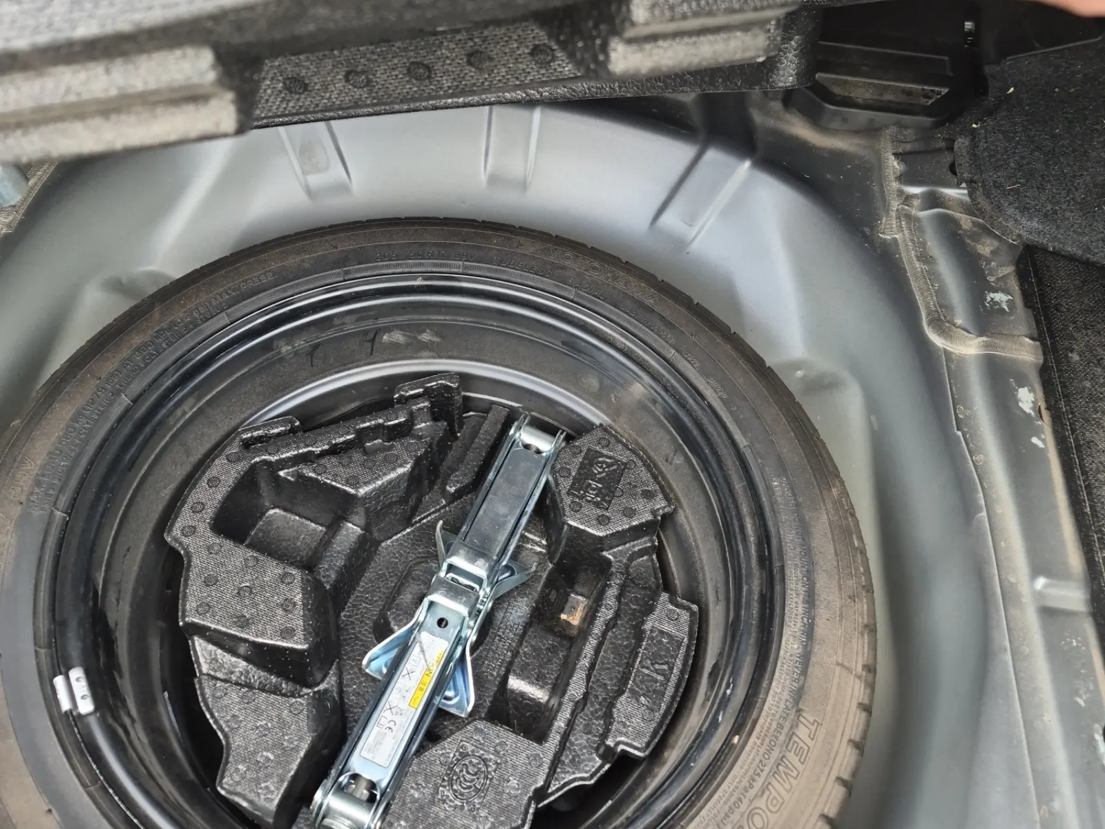 Spare Tire & Wheel Photo