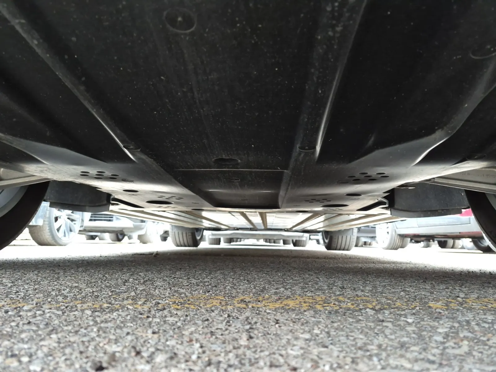 Undercarriage - Front Photo