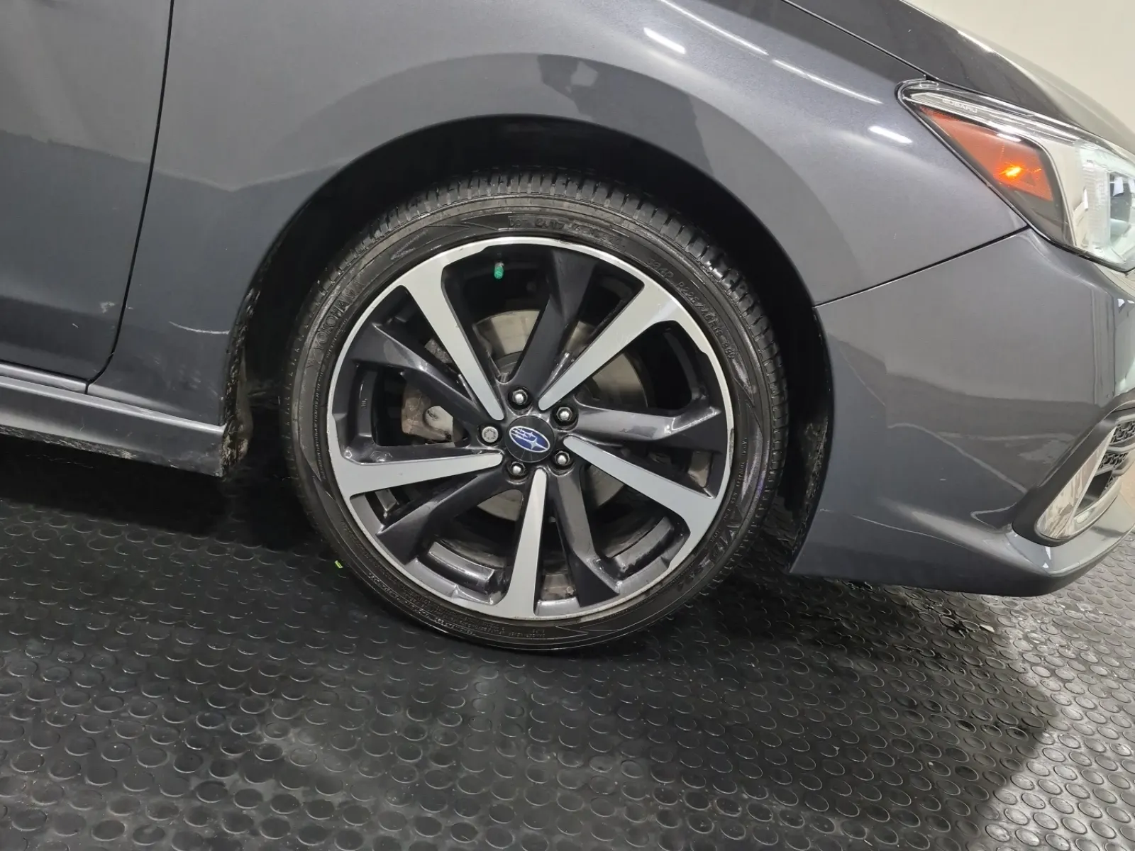 Right Front Wheel/Tire Photo