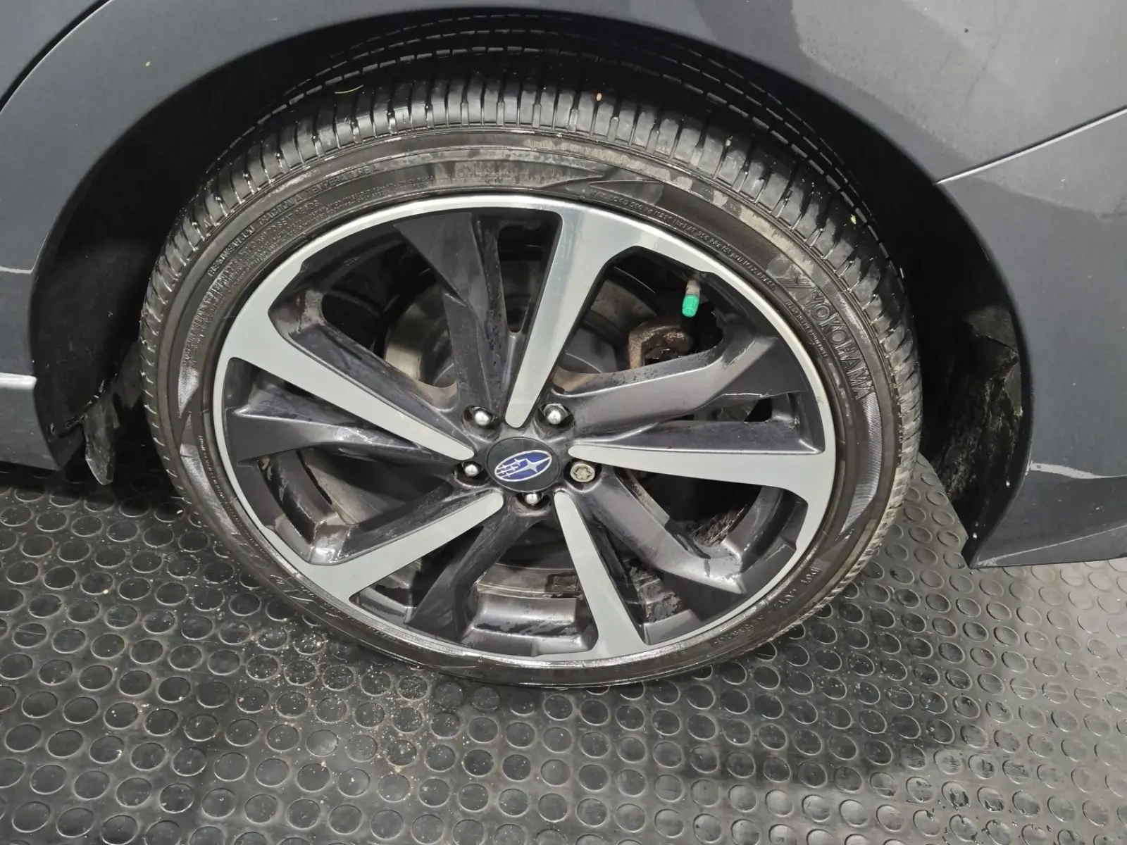 Left Rear Wheel/Tire Photo