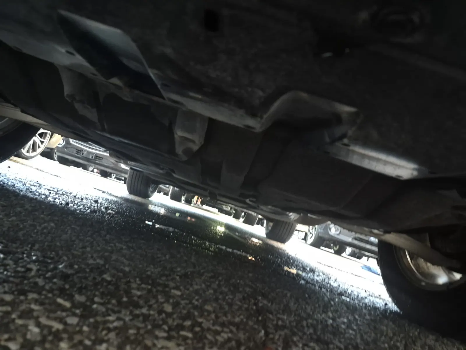 Undercarriage - Front Photo