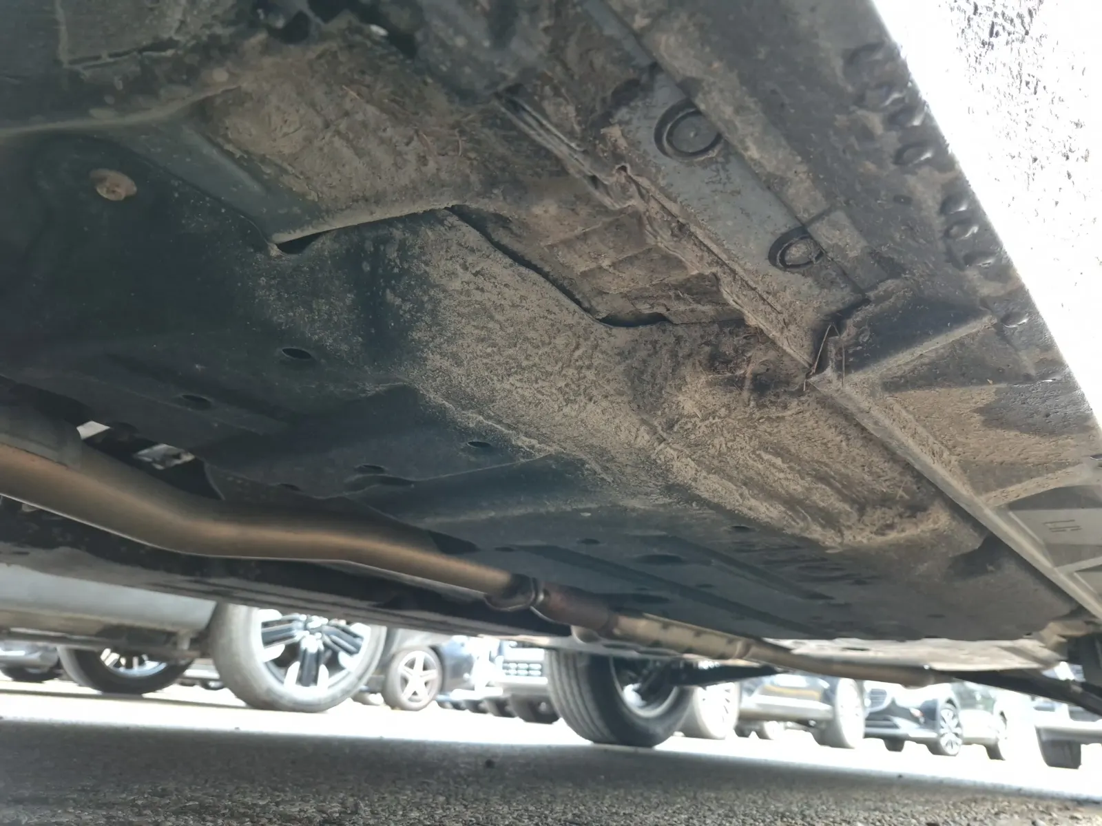 Undercarriage - Driver Photo