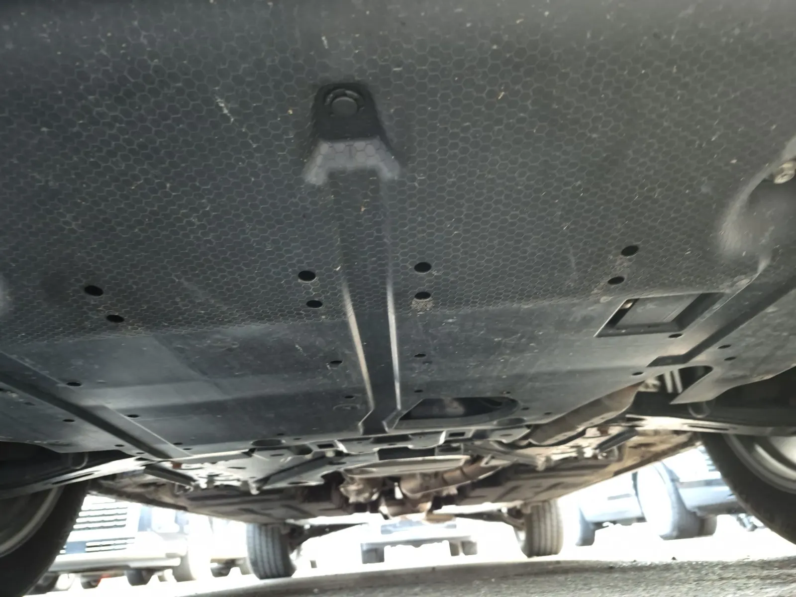 Undercarriage - Front Photo