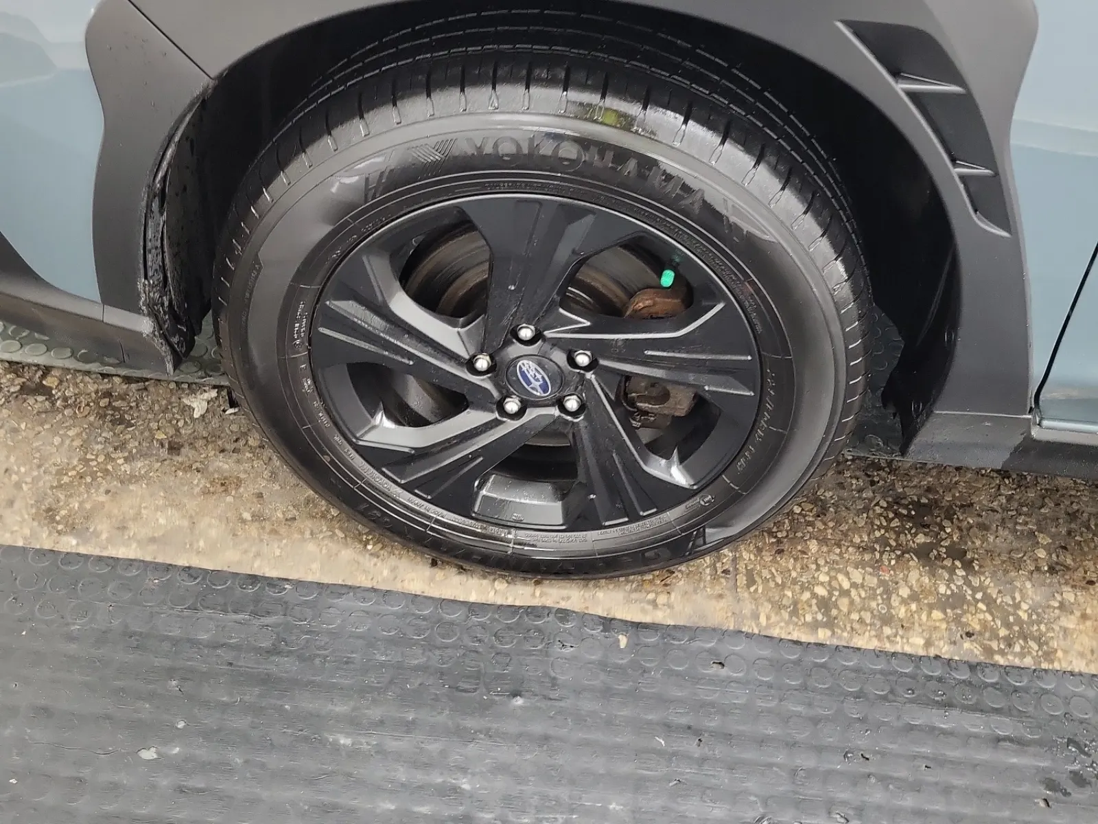 Front driver wheel/tire photo
