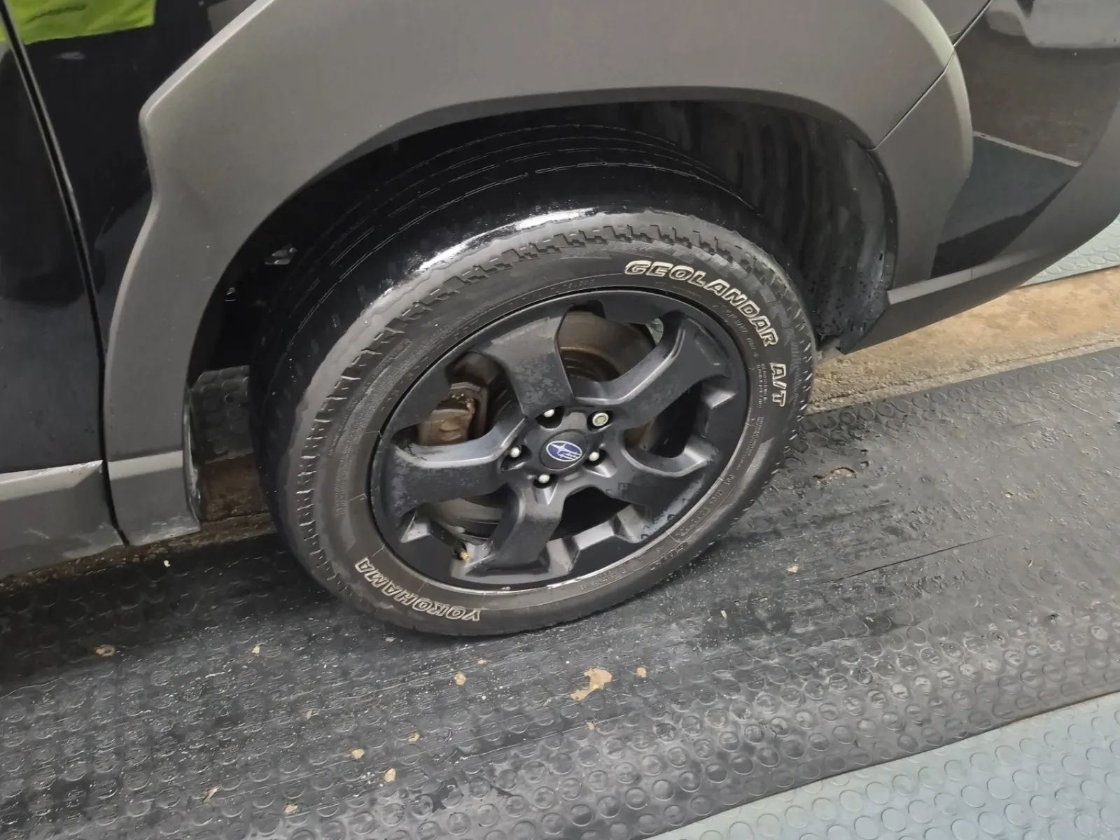 Right Front Wheel/Tire Photo
