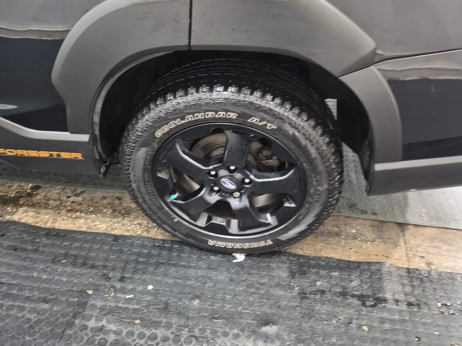 Left Rear Wheel/Tire Photo
