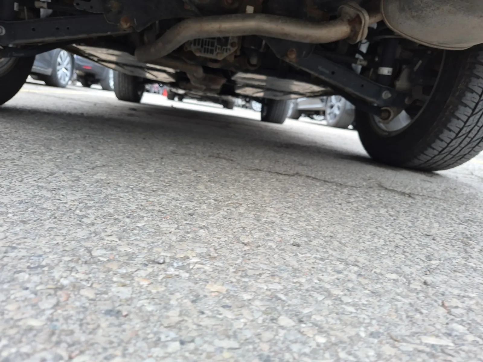 Undercarriage - Rear Photo