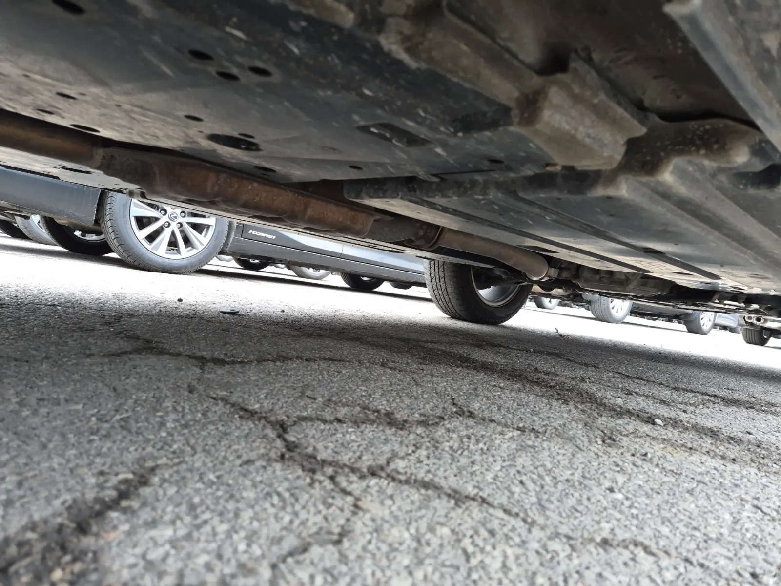 Undercarriage - Passenger Photo
