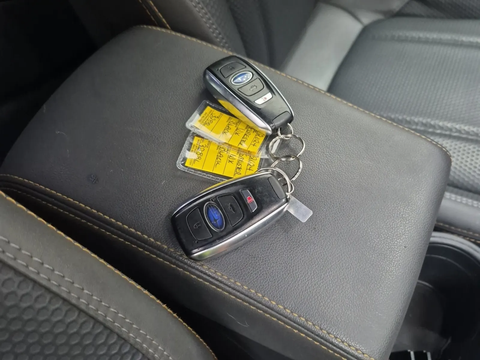 Keys/Fobs/Manual Photo