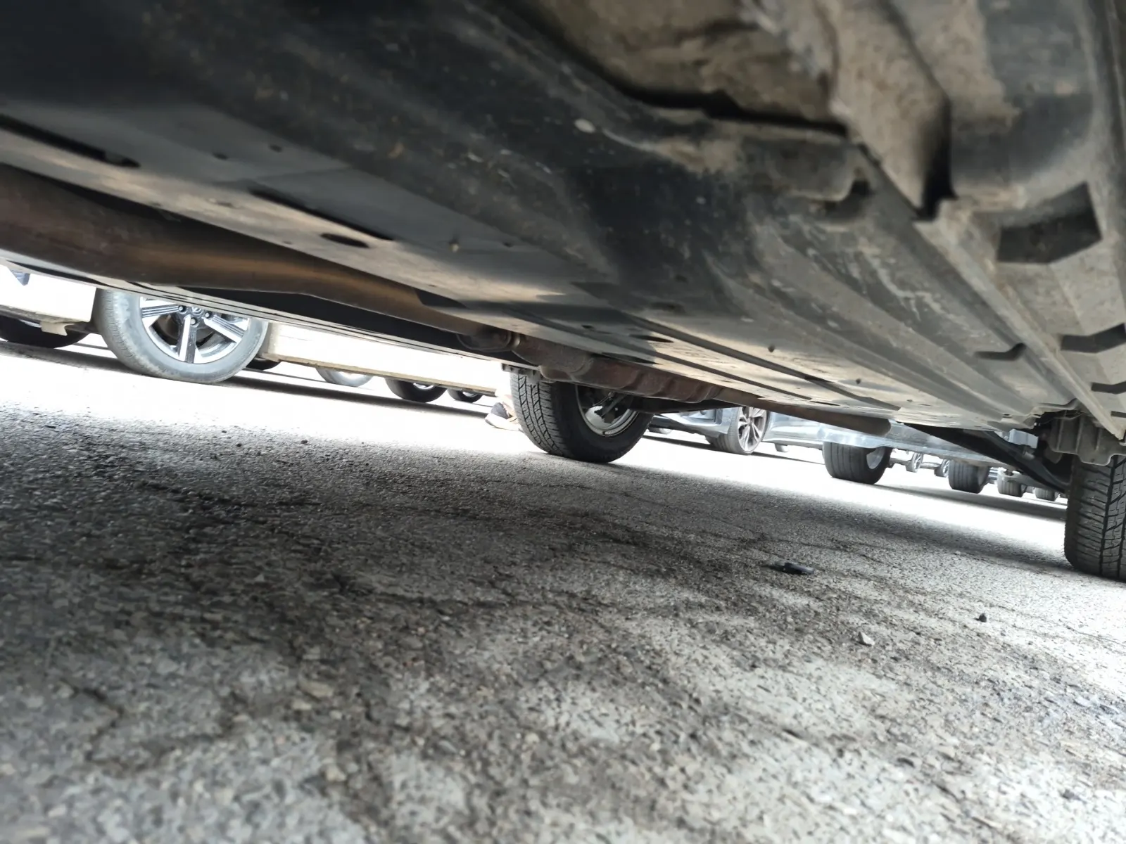 Undercarriage - Driver Photo