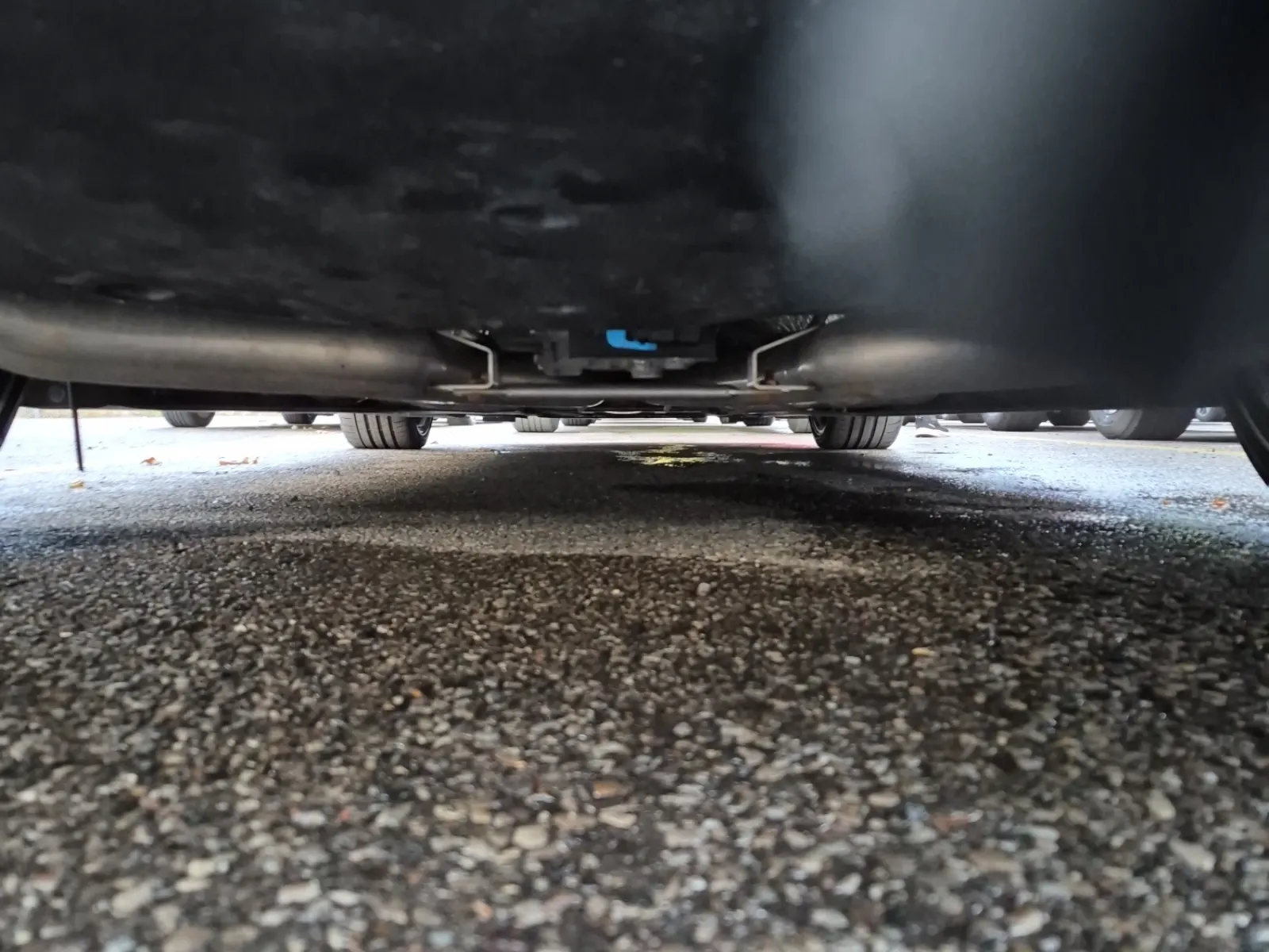 Undercarriage - Rear Photo