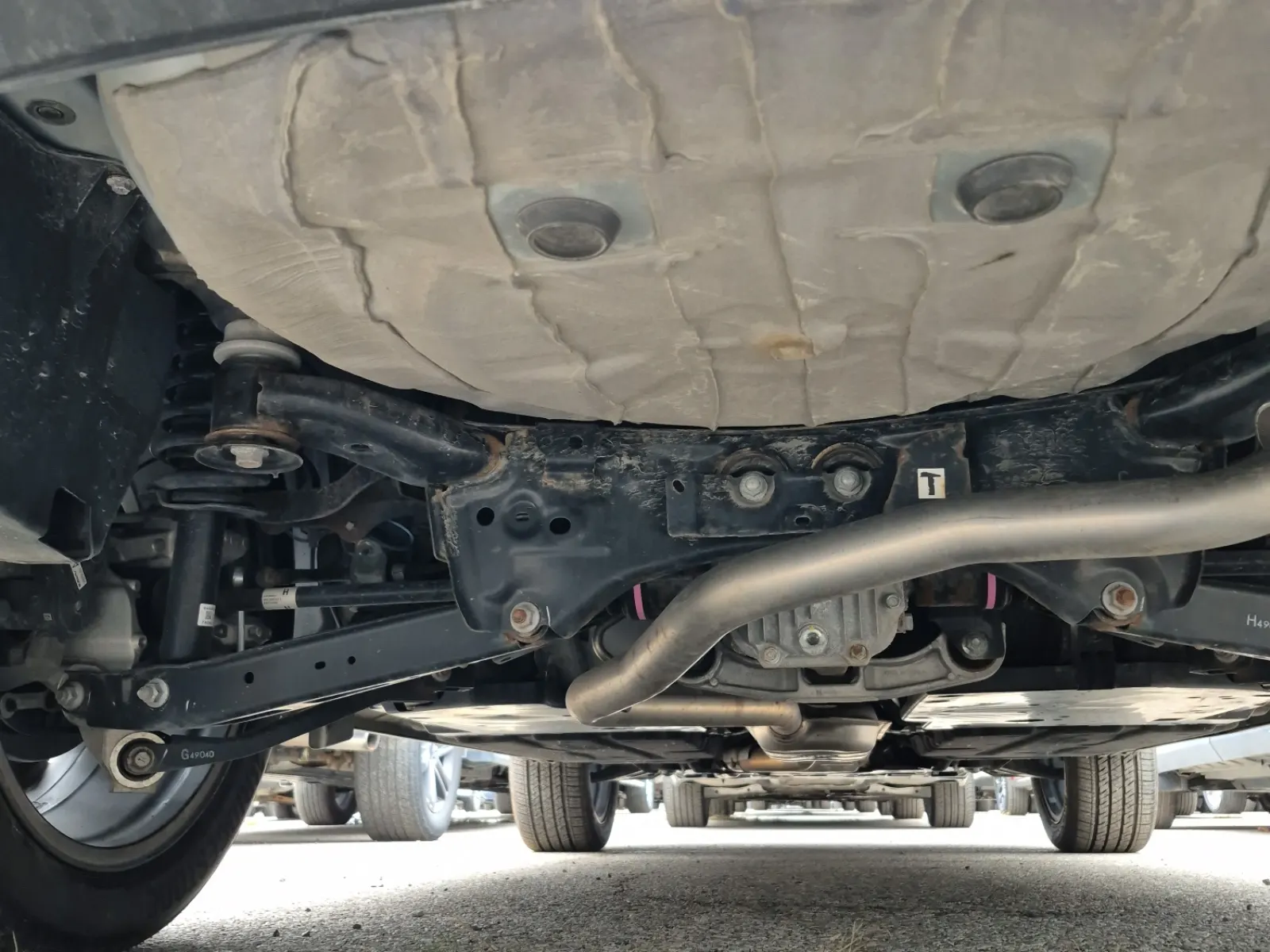 Undercarriage - Rear Photo