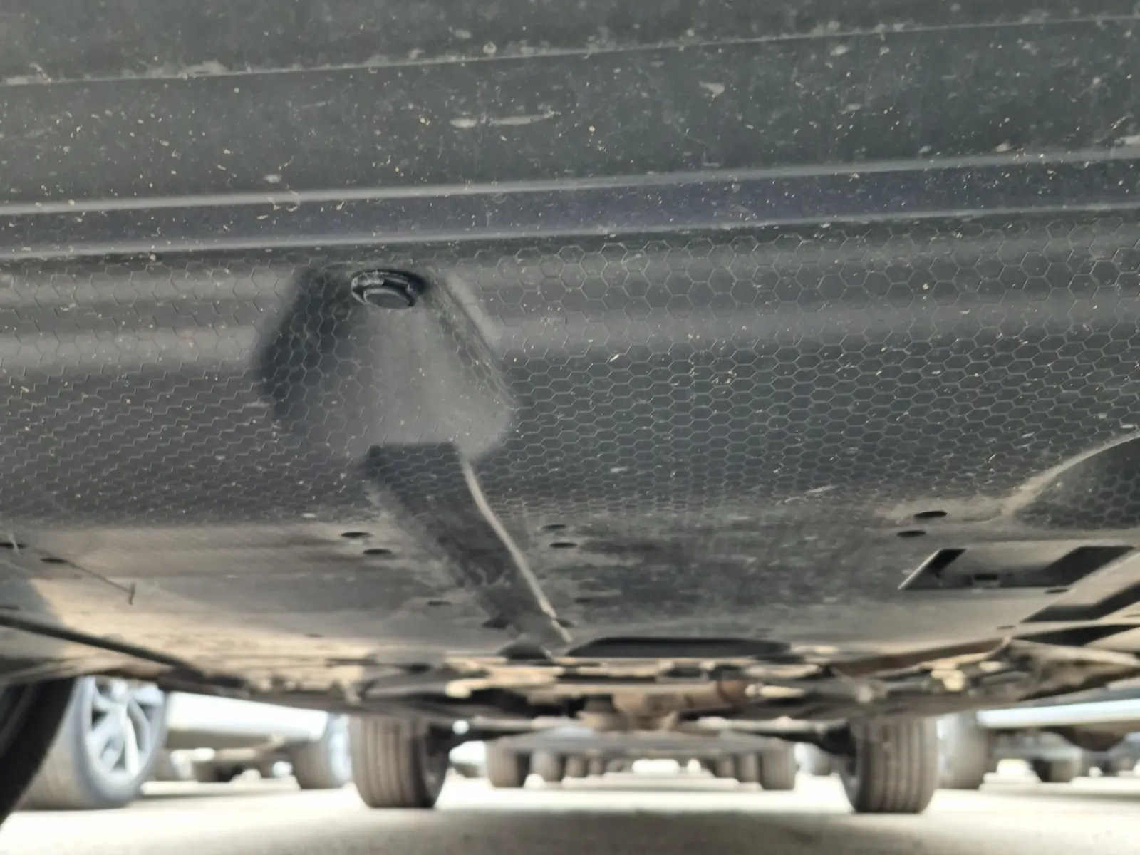 Undercarriage - Driver Photo