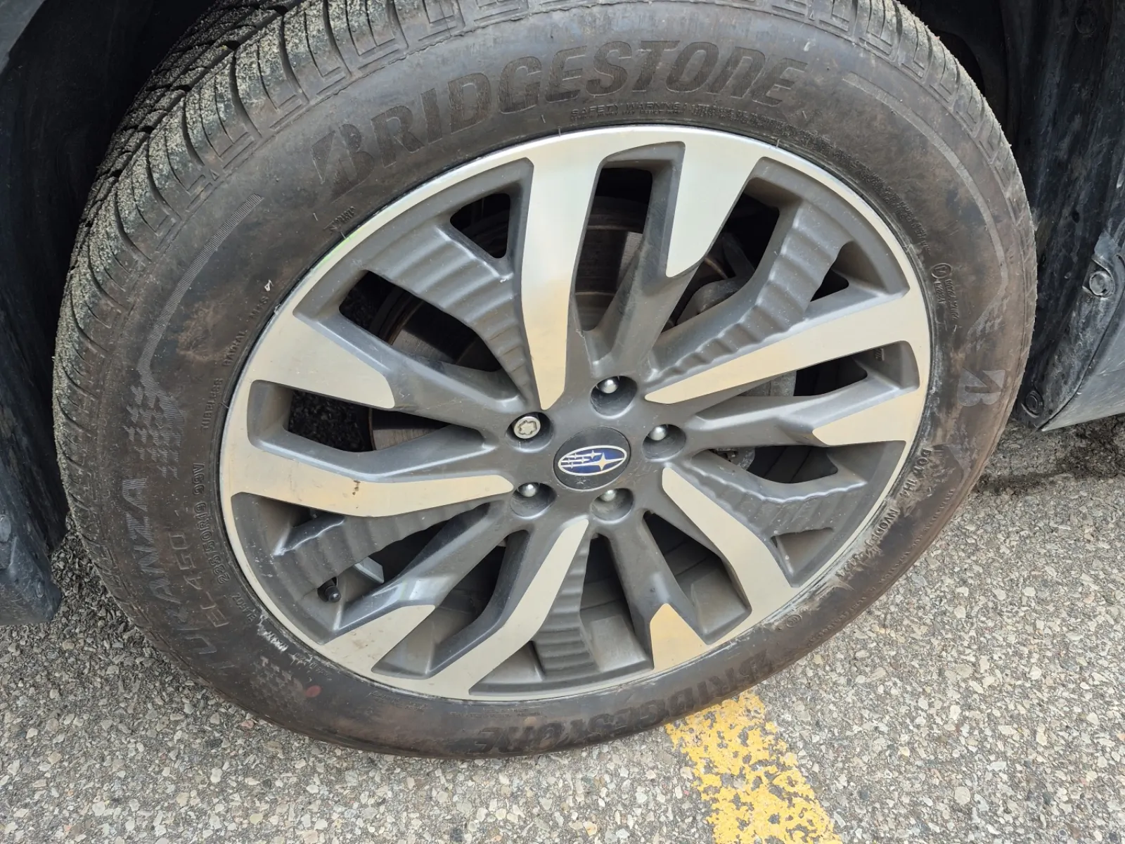 Front driver wheel/tire photo