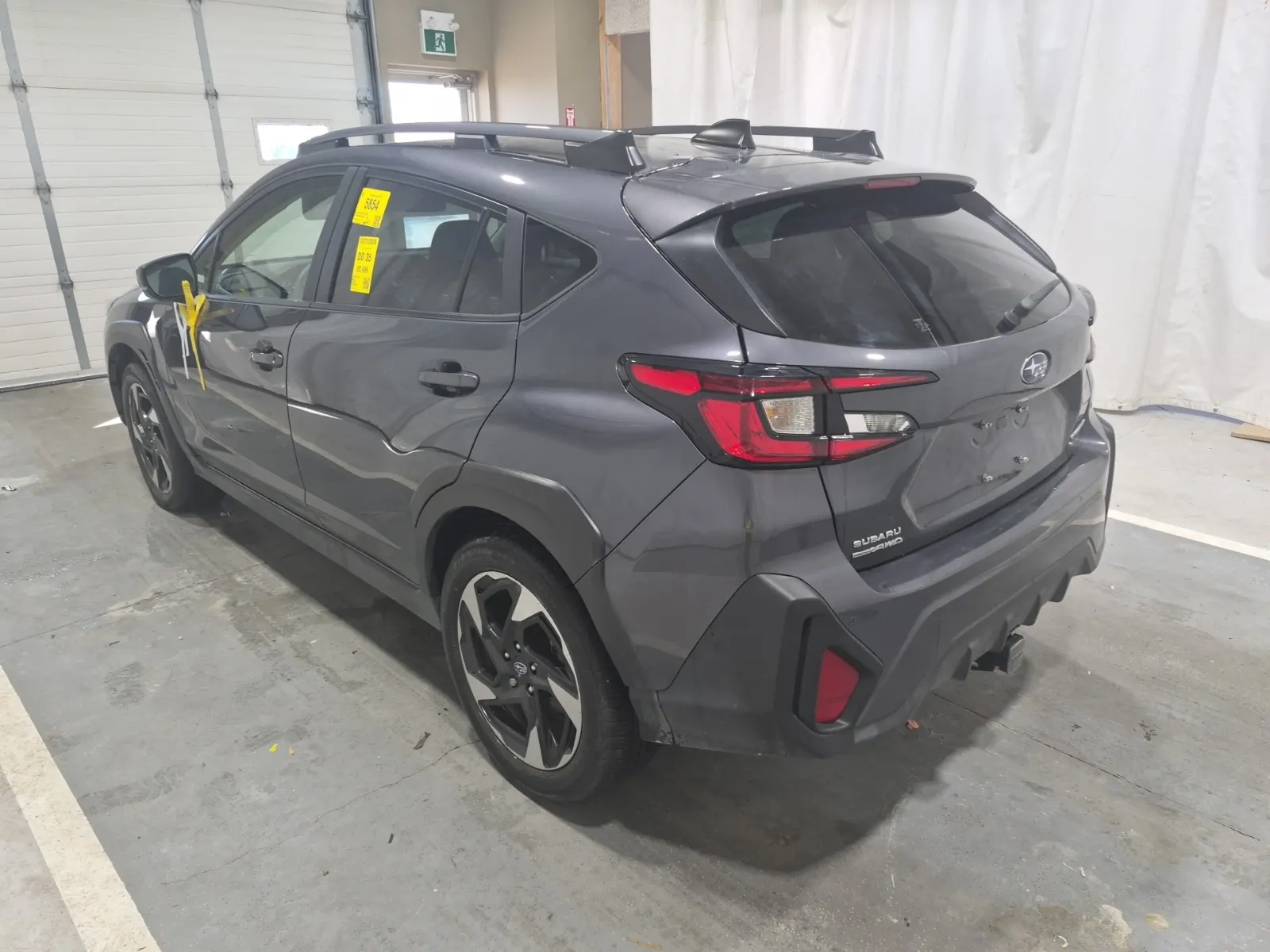 Driver Rear 3/4 Photo