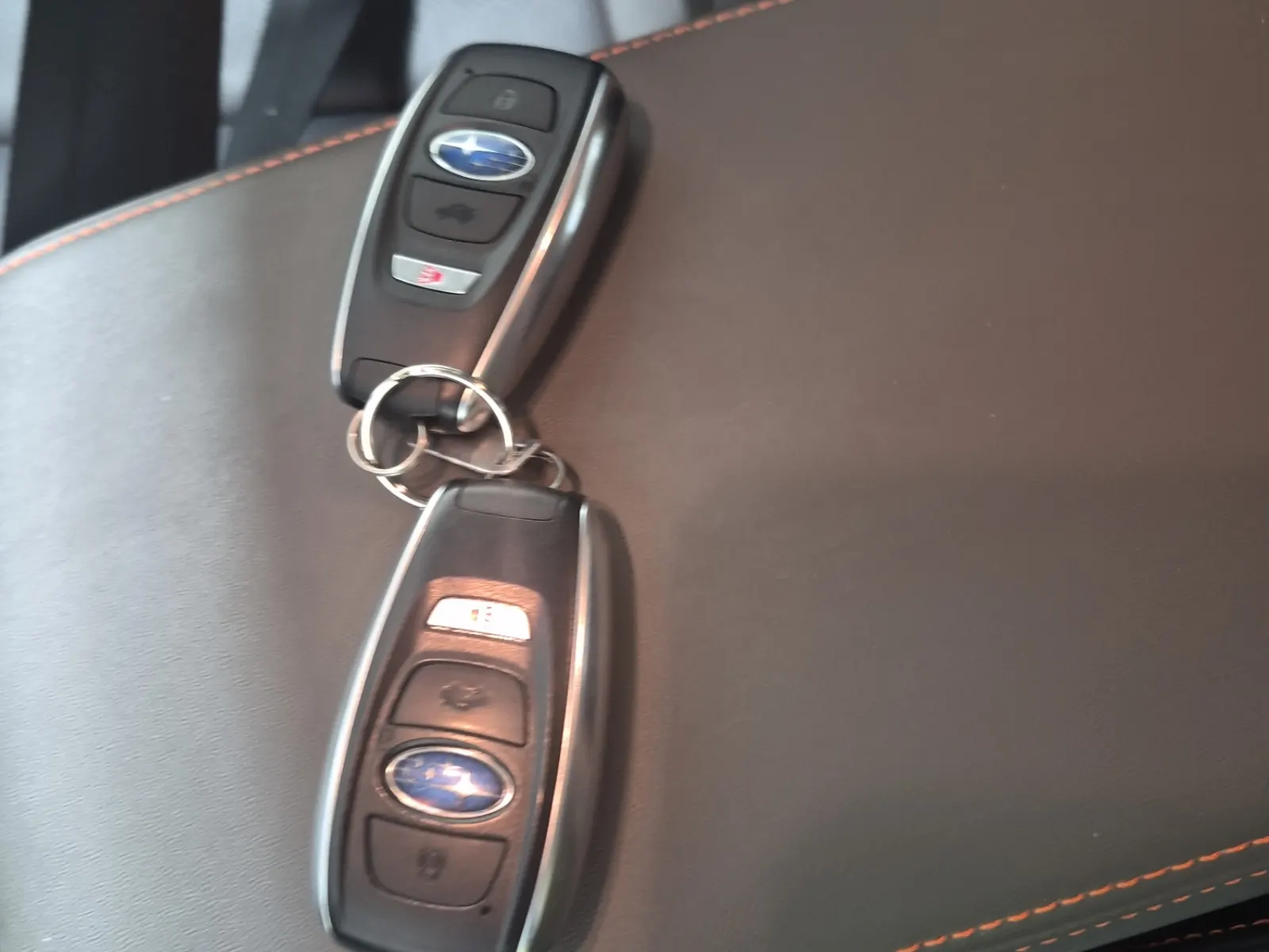 Keys/Fobs/Manual Photo