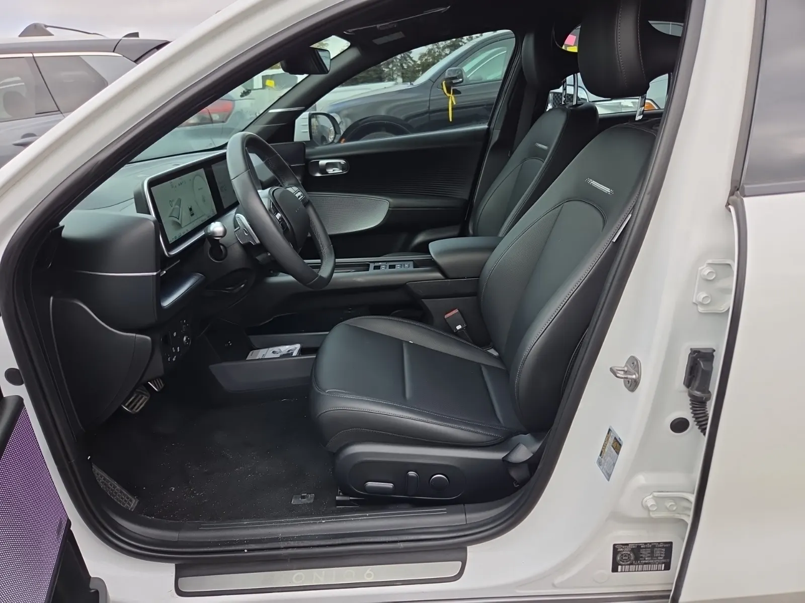Front Interior Photo