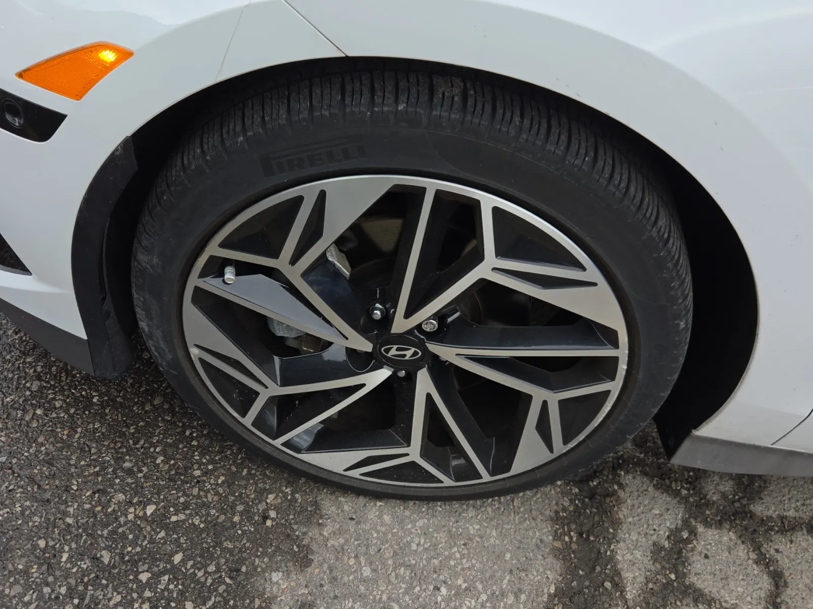 Front driver wheel/tire photo