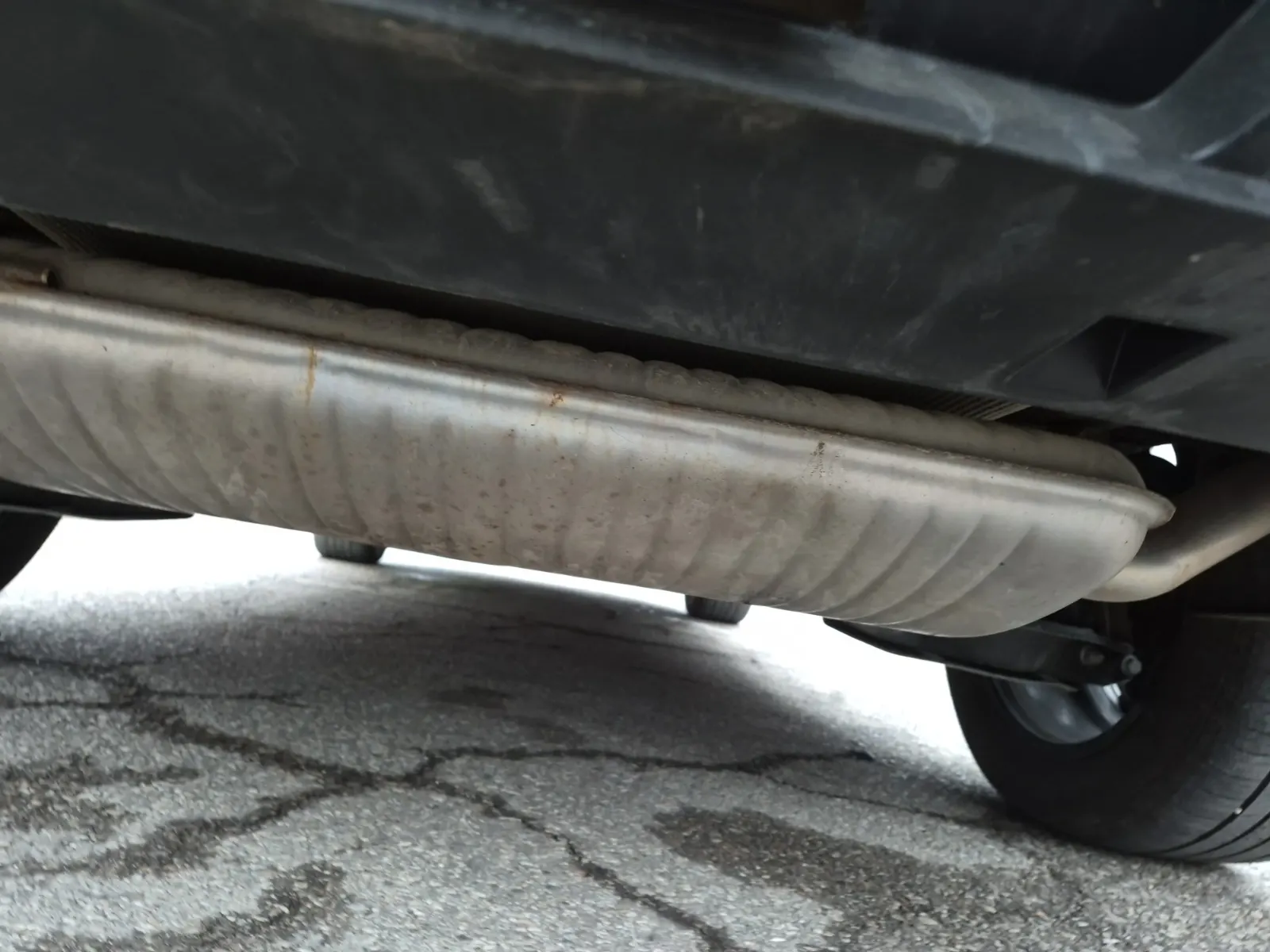 Undercarriage - Rear Photo