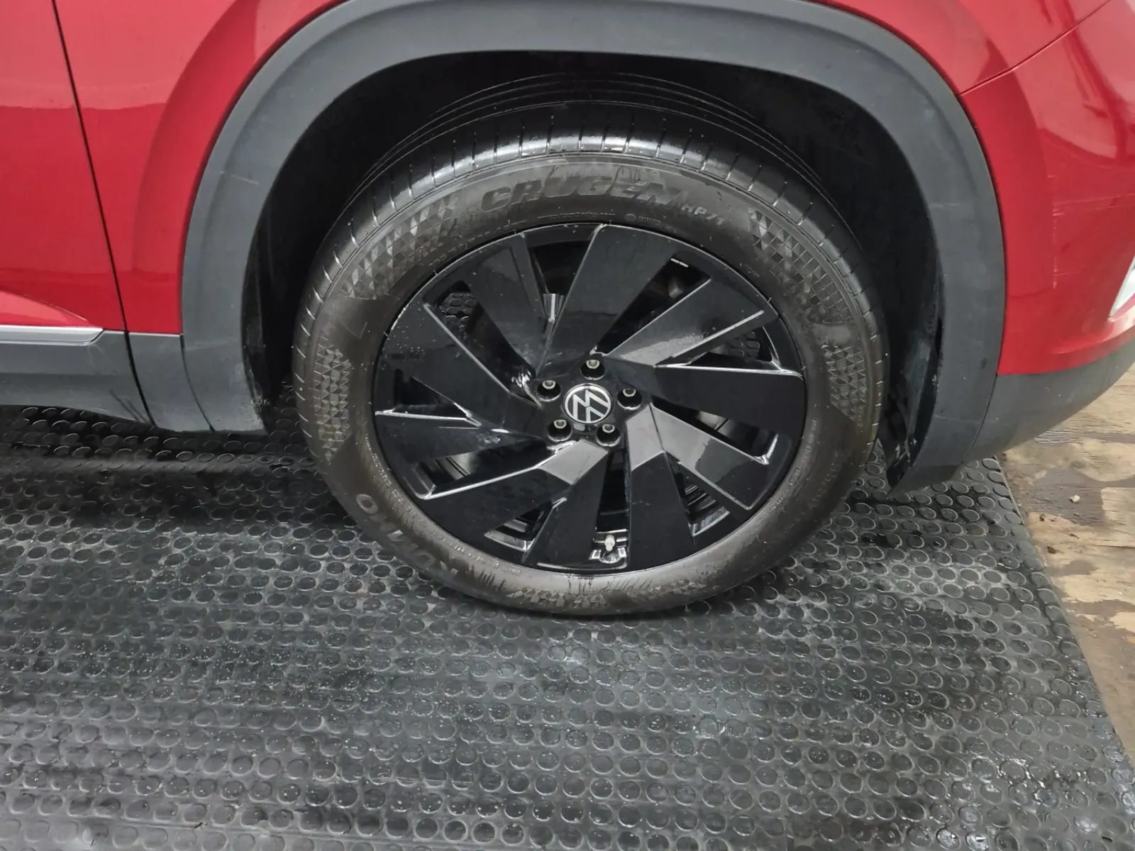 Right Front Wheel/Tire Photo