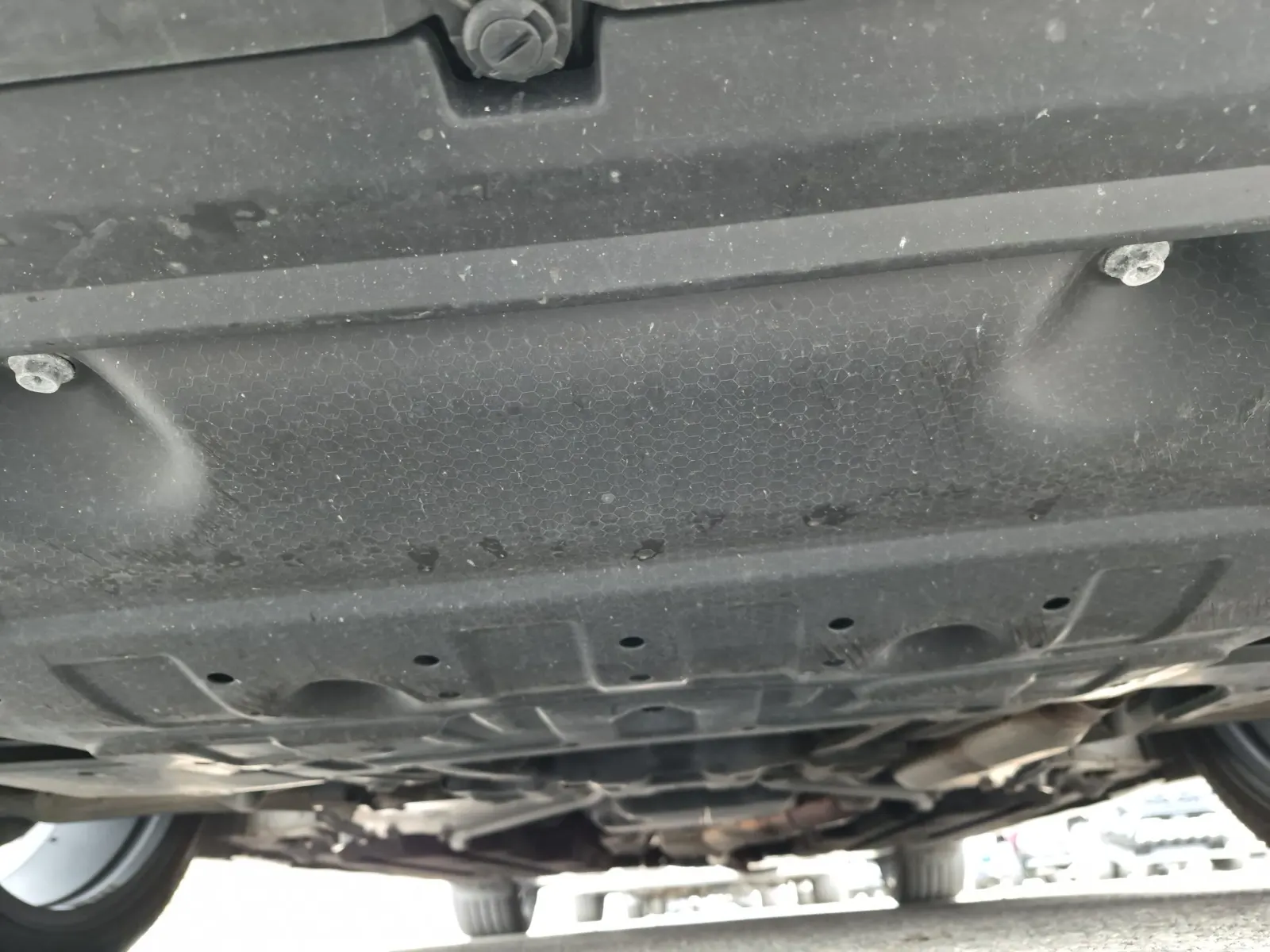 Undercarriage - Front Photo