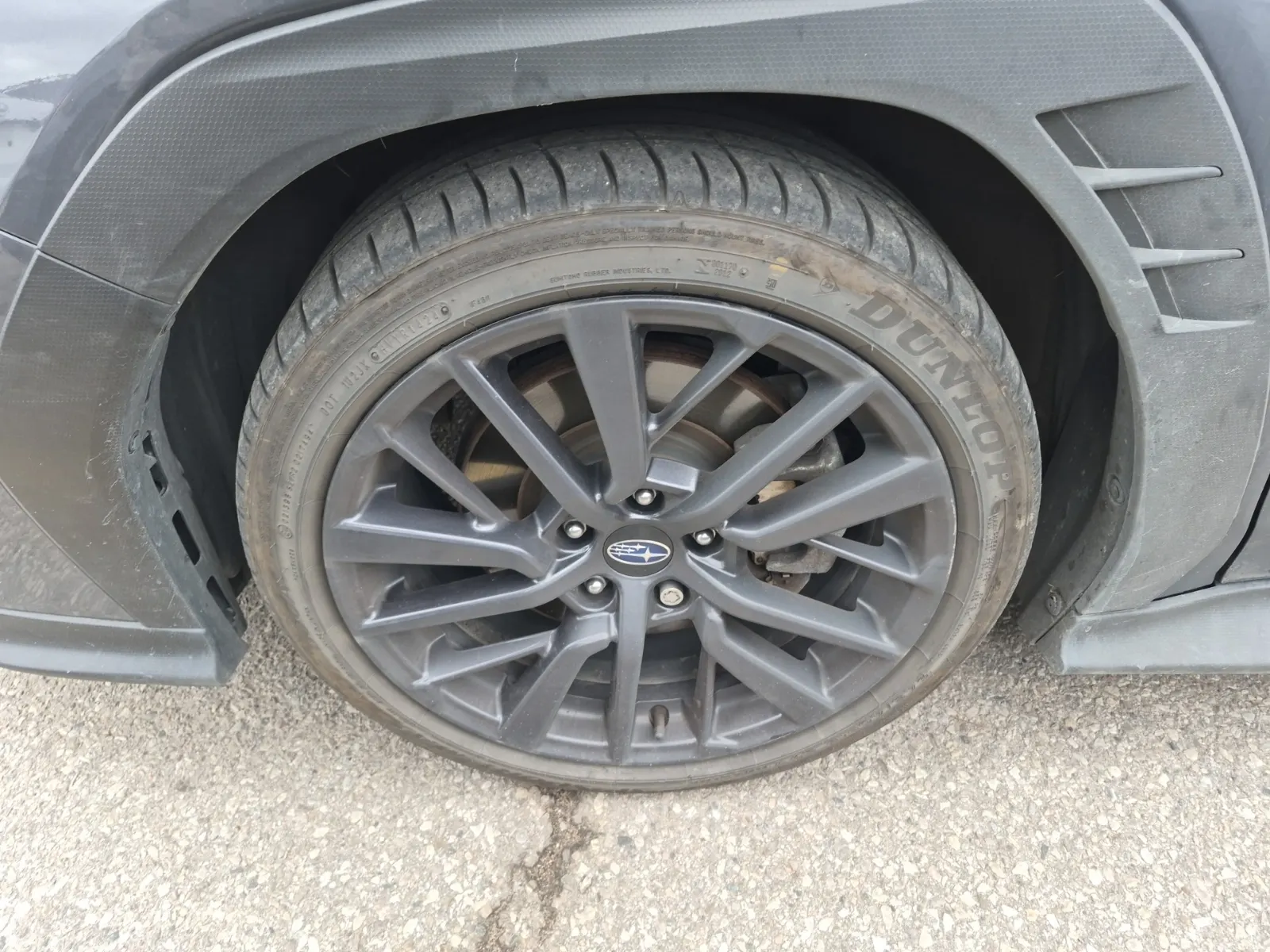 Front driver wheel/tire photo