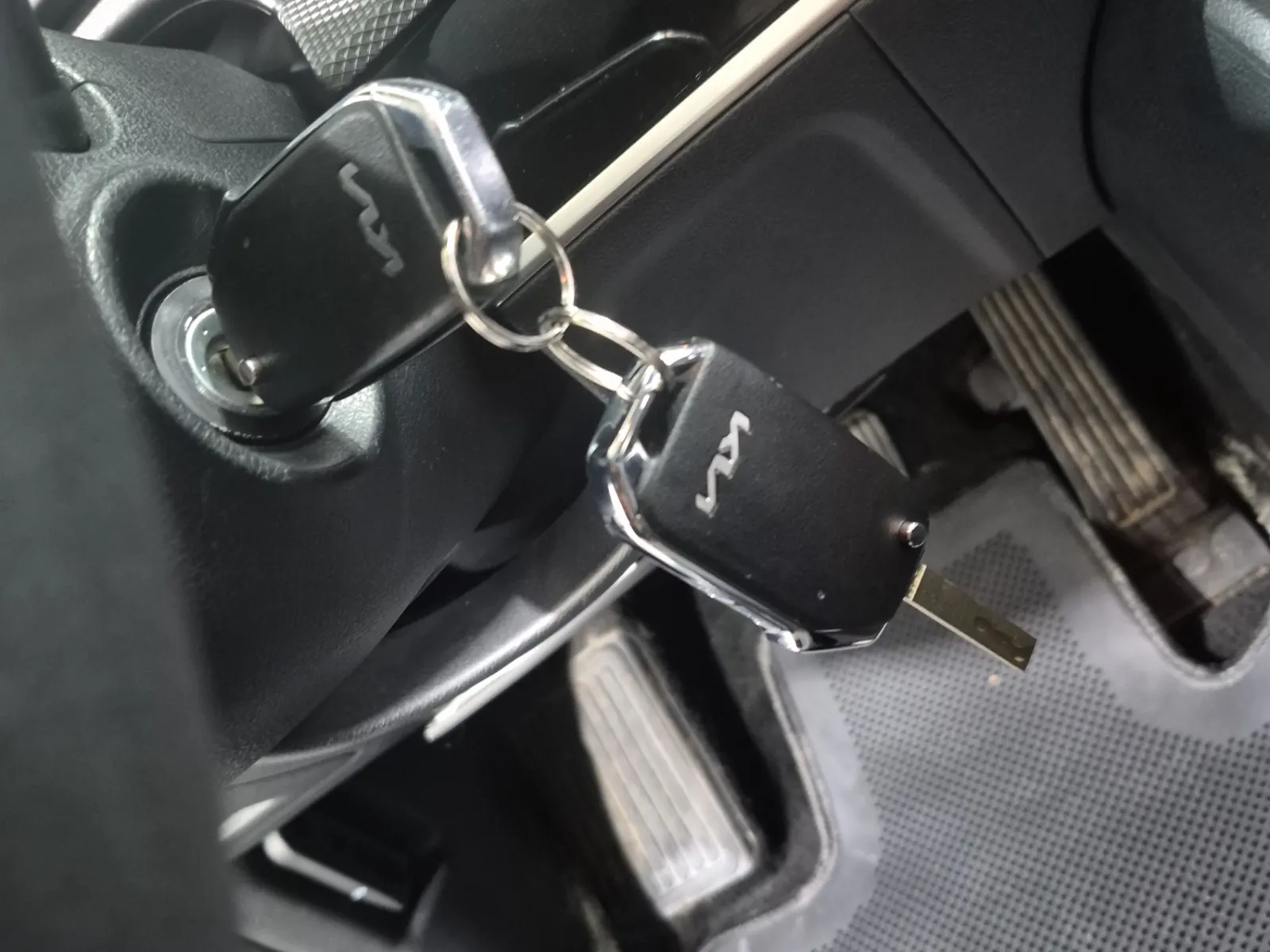 Keys/Fobs/Manual Photo