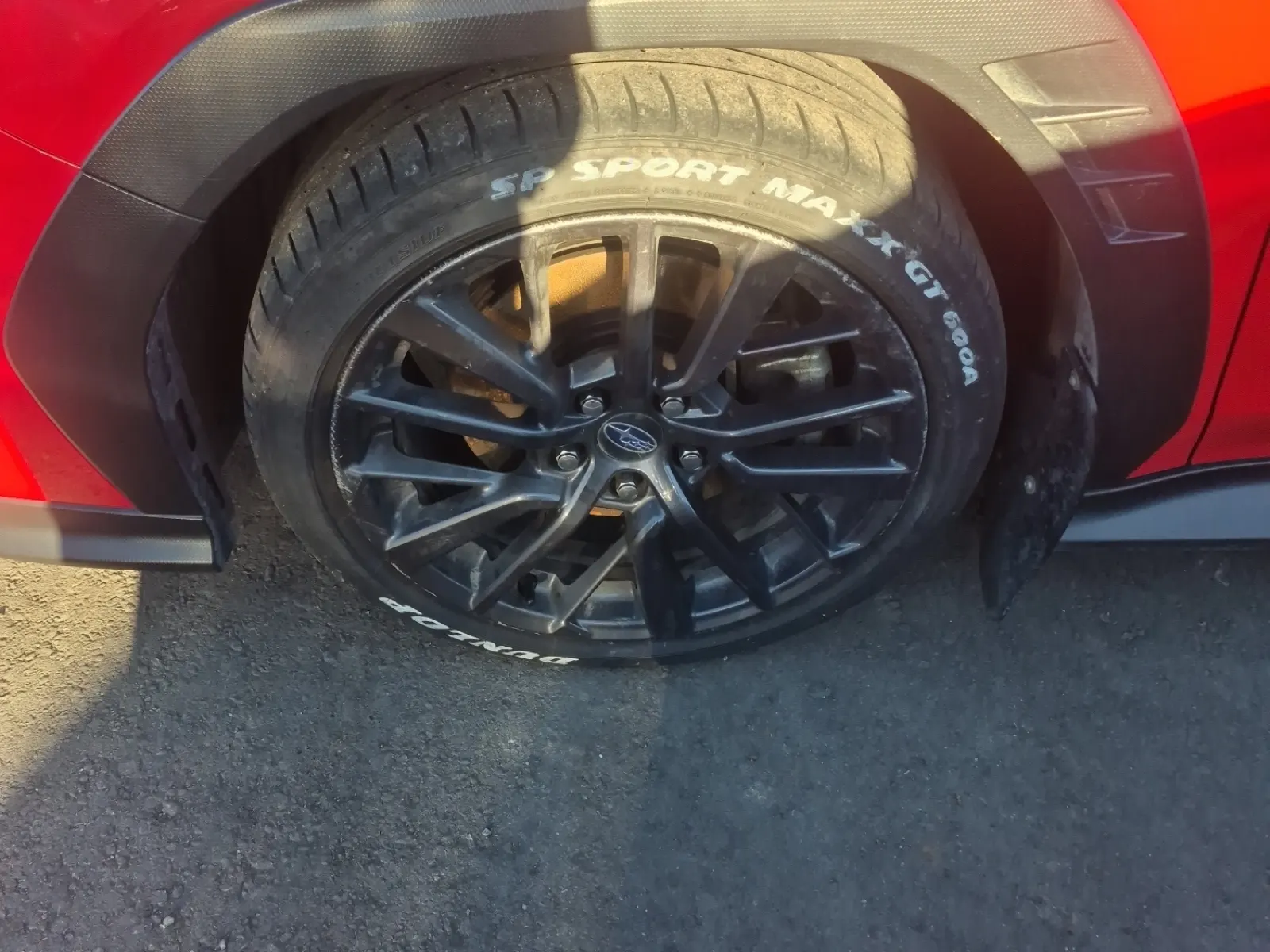 Front driver wheel/tire photo
