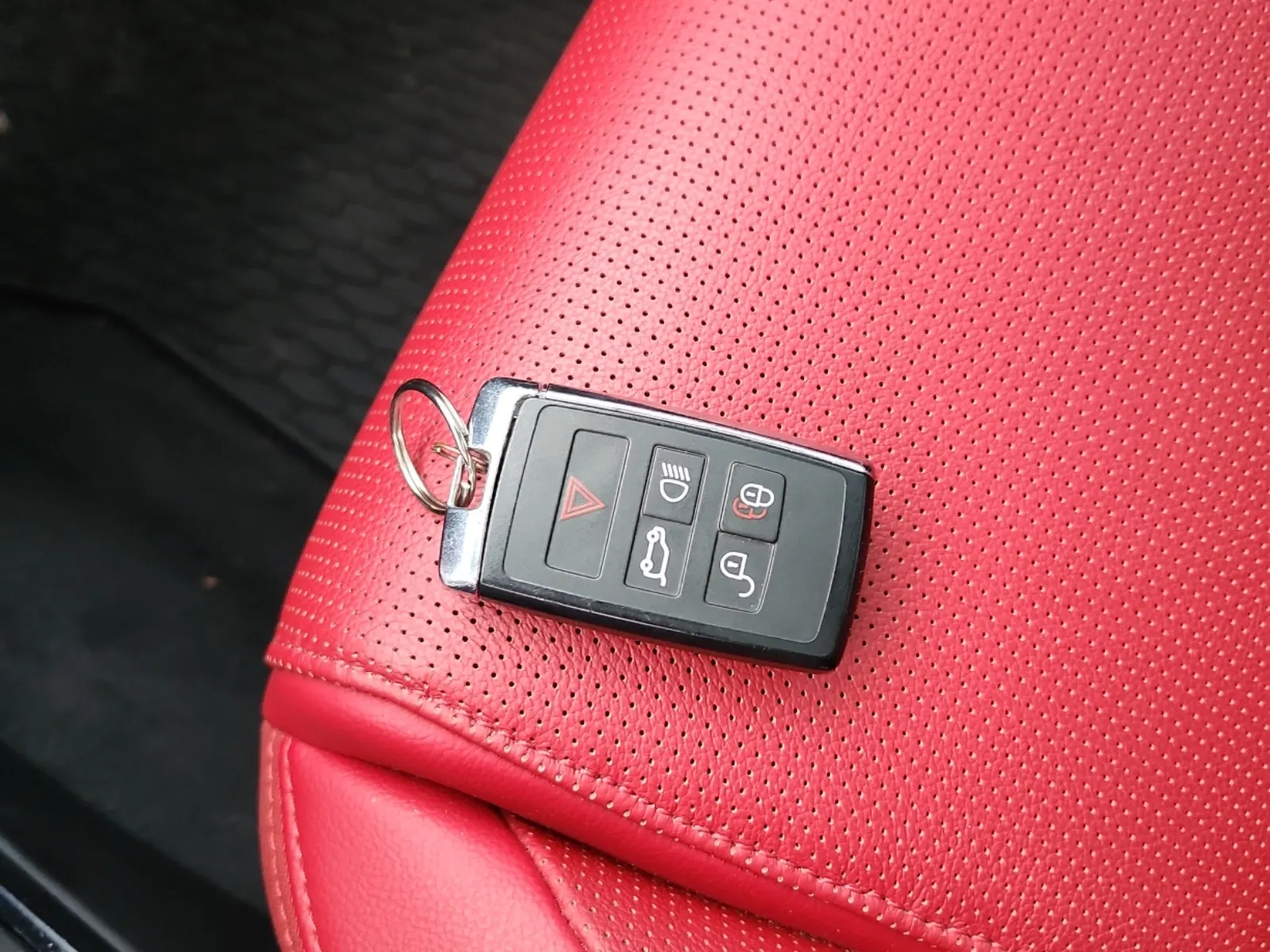 Keys/Fobs/Manual Photo