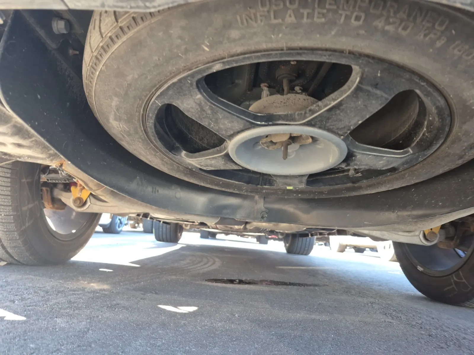 Undercarriage - Rear Photo