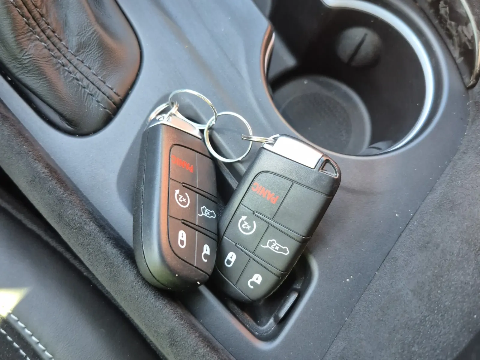 Keys/Fobs/Manual Photo