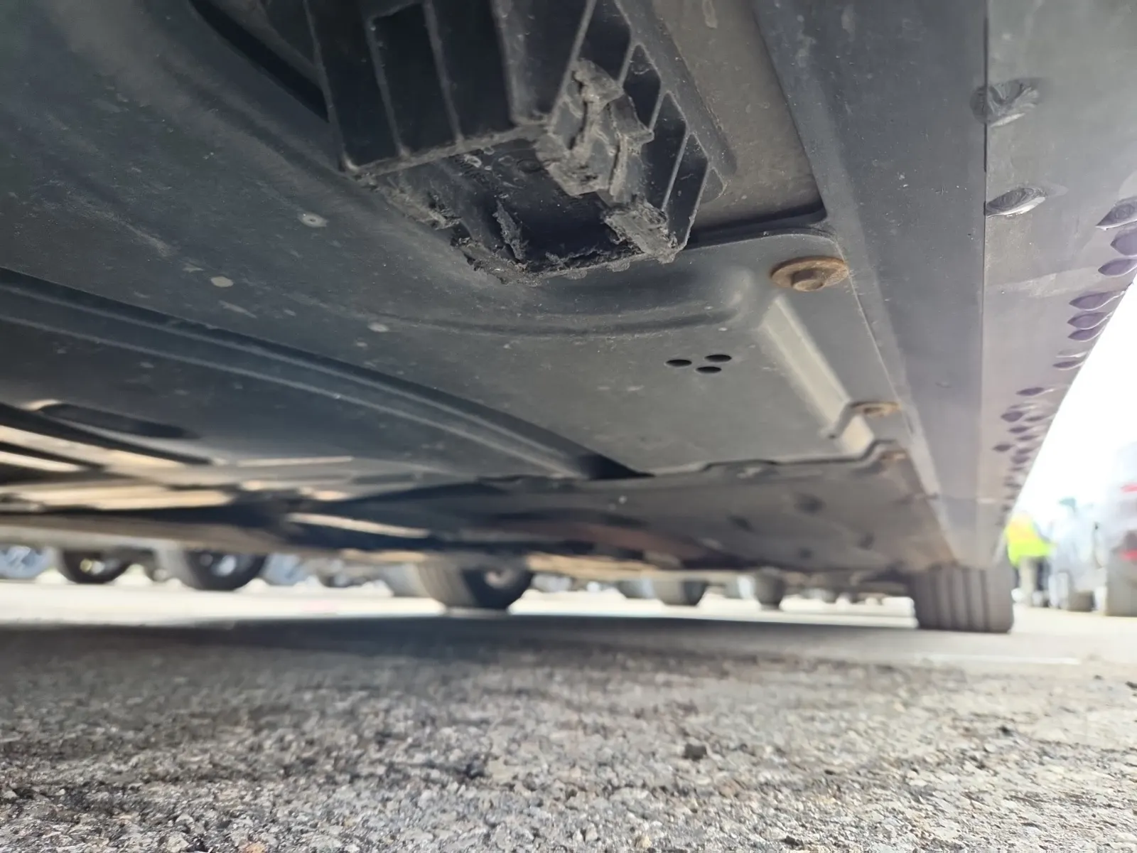 Undercarriage - Passenger Photo