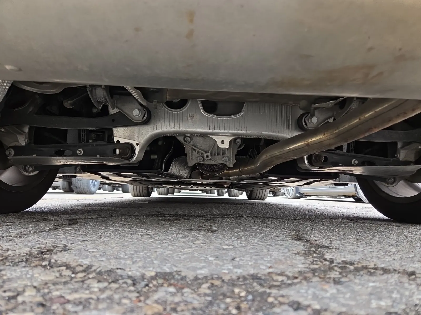 Undercarriage - Rear Photo