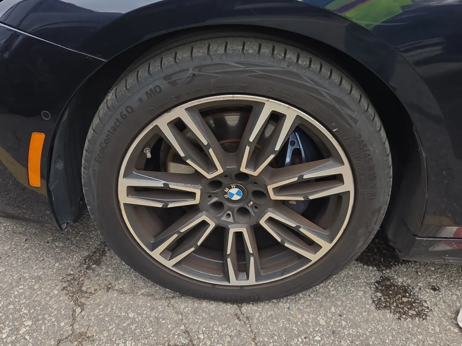 Front driver wheel/tire photo