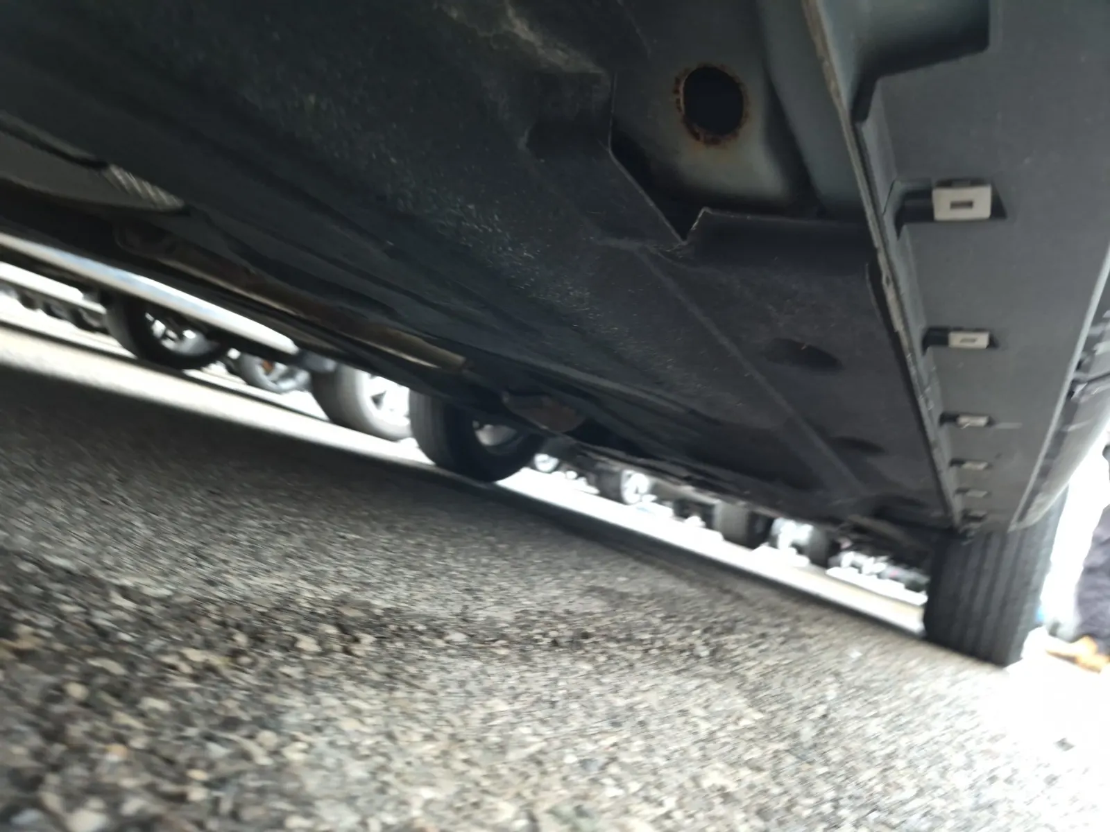 Undercarriage - Passenger Photo