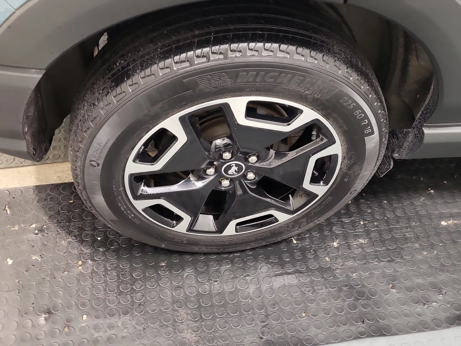 Right Rear Wheel/Tire Photo
