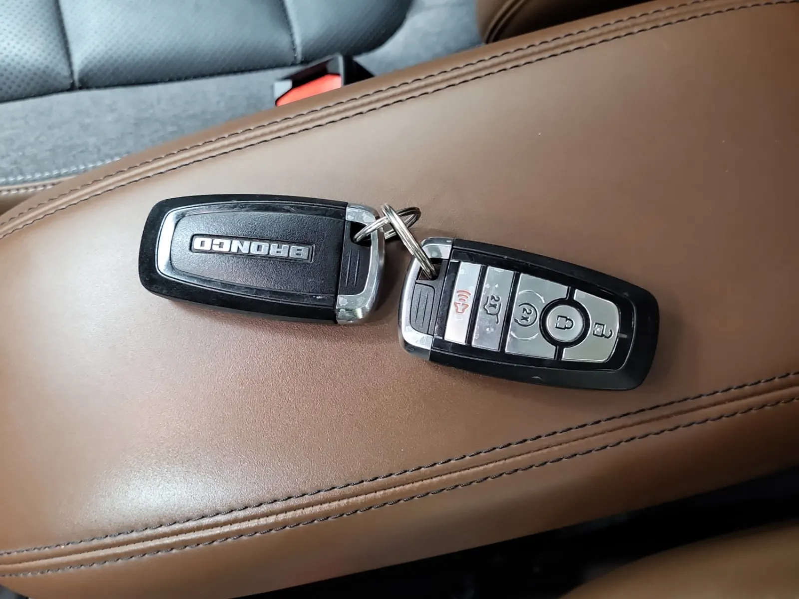 Keys/Fobs/Manual Photo